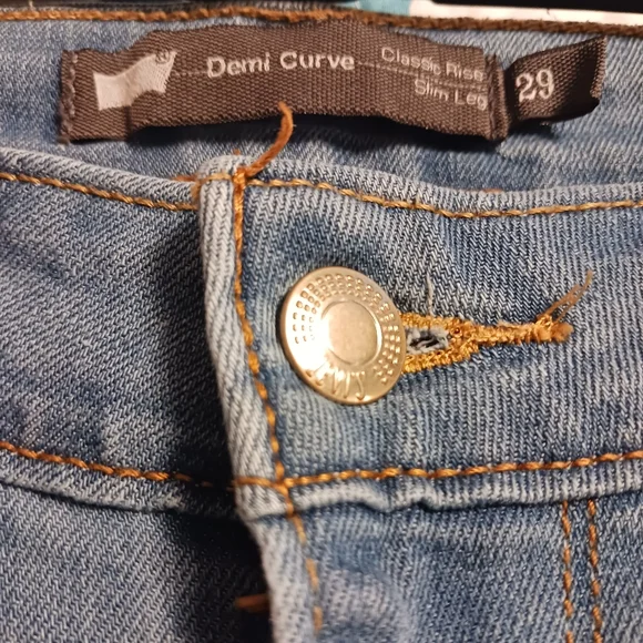 Levi's Demi Curve Jeans - Picture 5 of 5